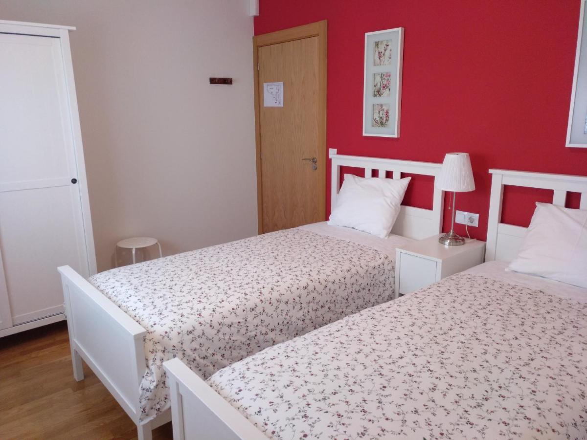Apartamento Turistico Cigueena De アルゲダス エクステリア 写真