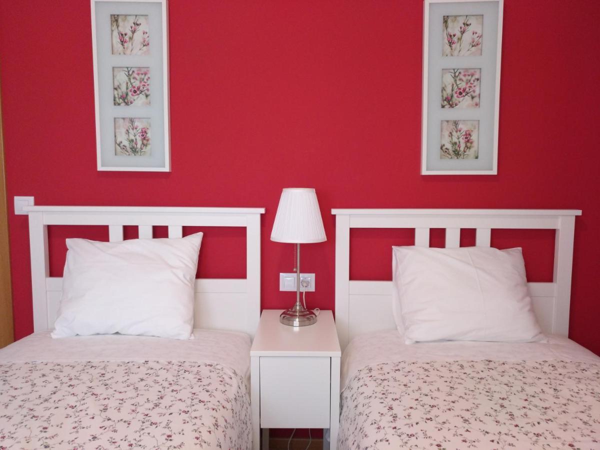 Apartamento Turistico Cigueena De アルゲダス エクステリア 写真